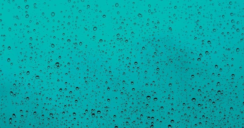Comment traiter un mur humide avant de peindre en sous-sol : le guide