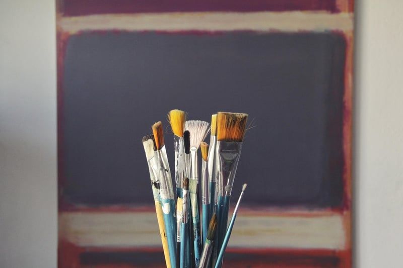 Créer une décoration murale unique avec des objets recyclés en 2026 : astuces éco-chic
